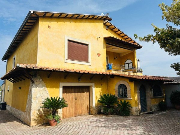 casa indipendente in vendita a Zagarolo