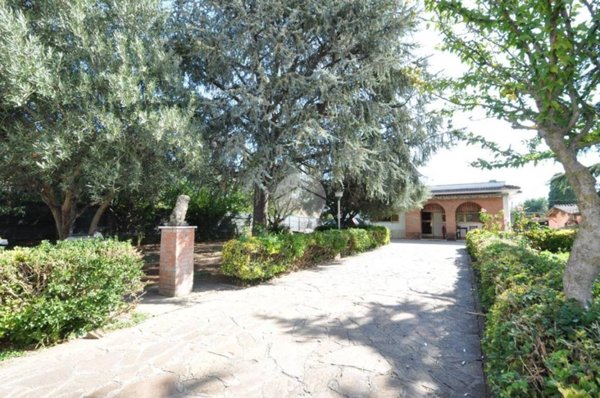 casa indipendente in vendita a Zagarolo in zona Valle Martella