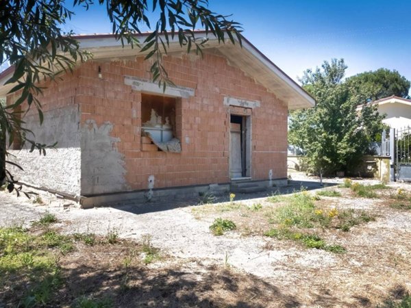 casa indipendente in vendita a Zagarolo