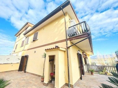 appartamento in vendita a Zagarolo in zona Valle Martella