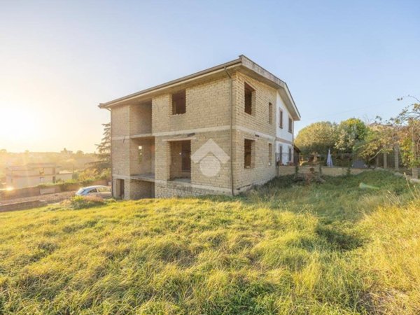 casa indipendente in vendita a Zagarolo in zona Valle Martella