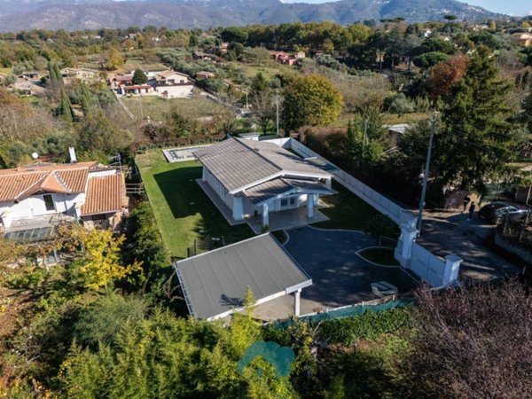 casa indipendente in vendita a Zagarolo