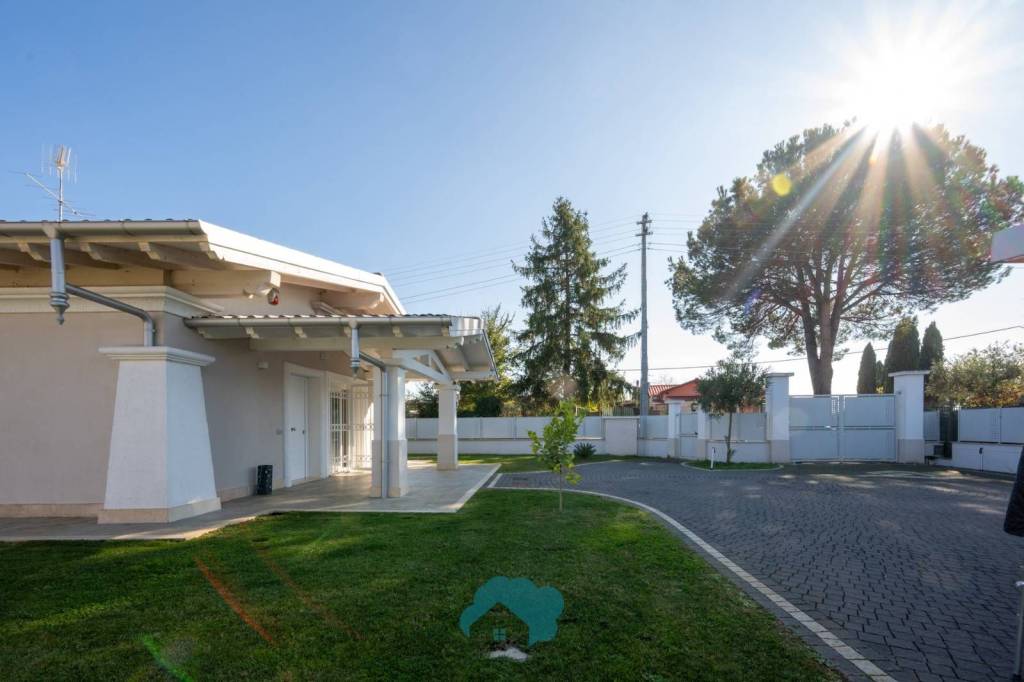 casa indipendente in vendita a Zagarolo