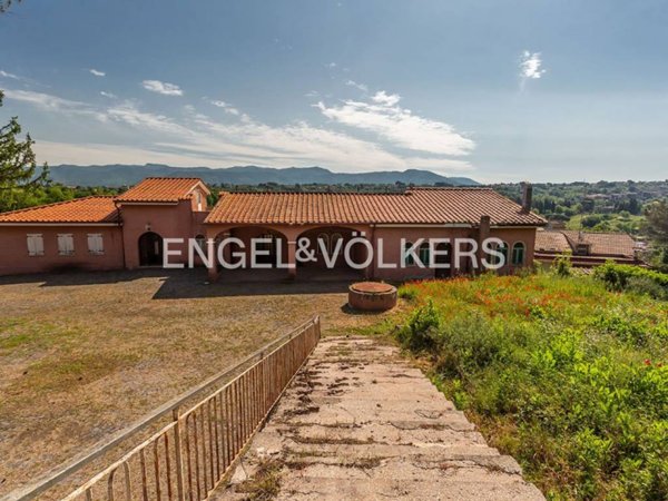 casa indipendente in vendita a Zagarolo