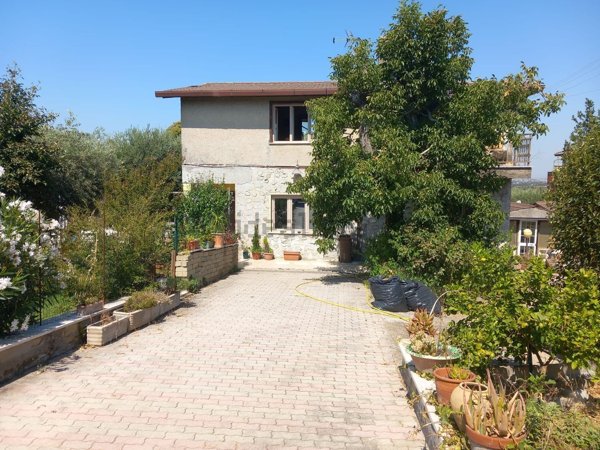 casa indipendente in vendita a Zagarolo