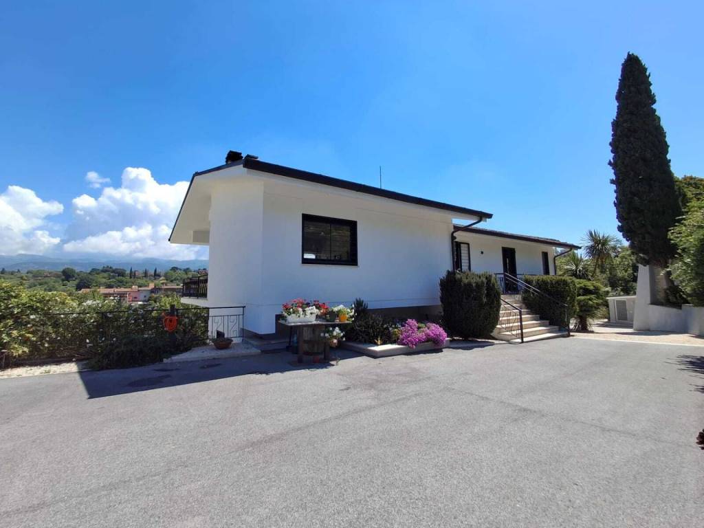 casa indipendente in vendita a Zagarolo