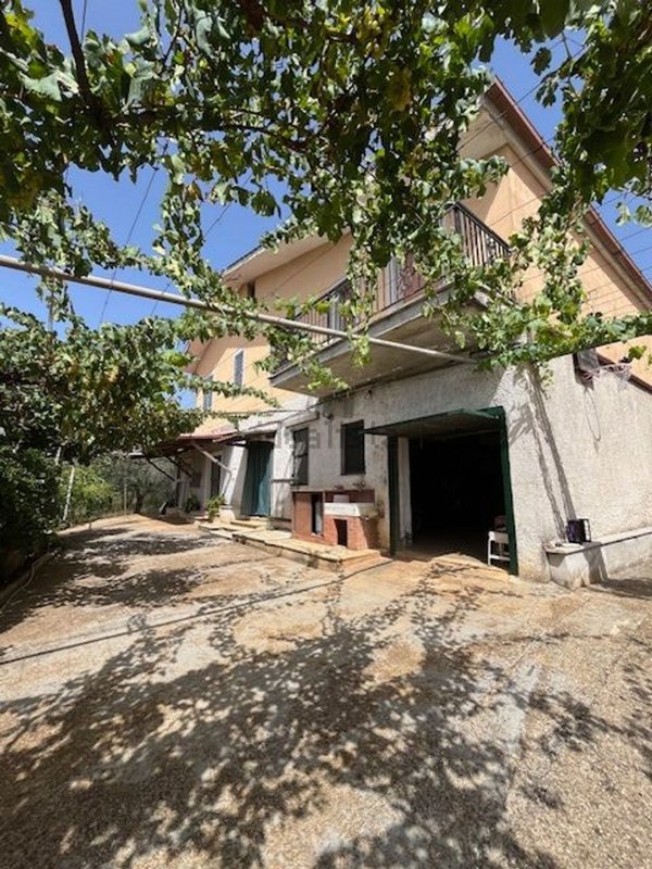 casa indipendente in vendita a Zagarolo