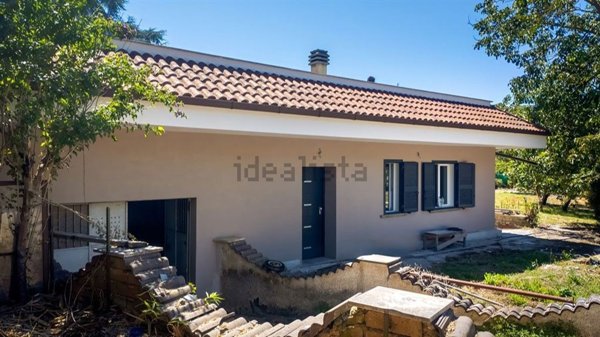 casa indipendente in vendita a Zagarolo
