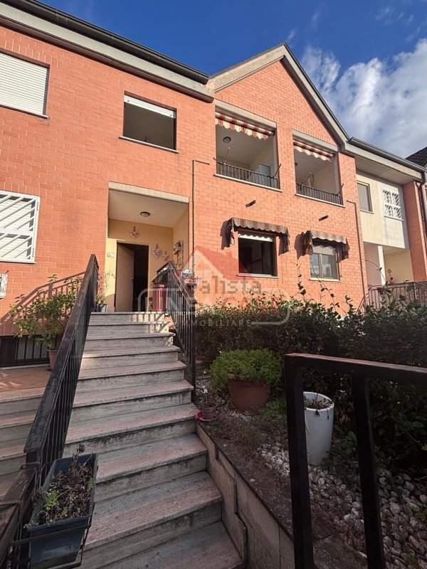 esavano in vendita a Zagarolo