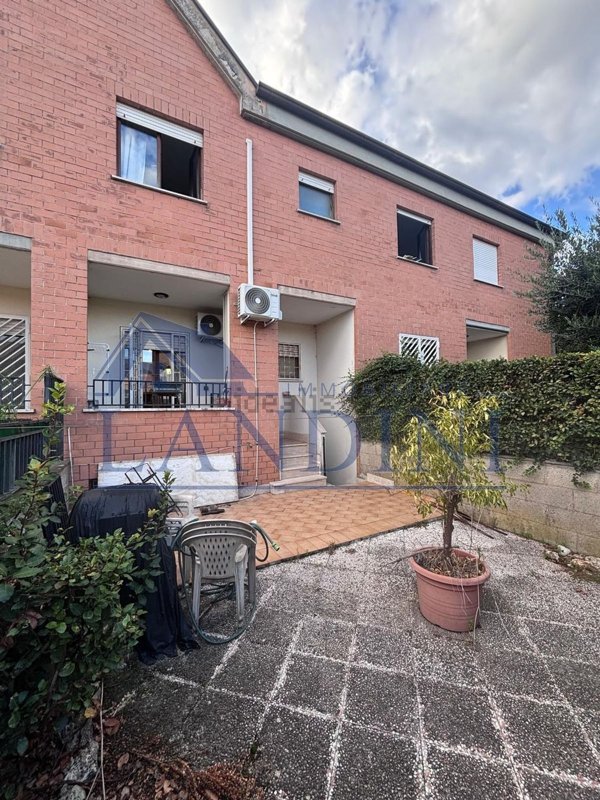 esavano in vendita a Zagarolo