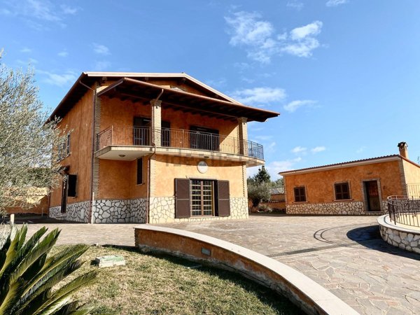 casa indipendente in vendita a Zagarolo