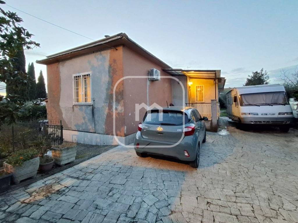 casa indipendente in vendita a Zagarolo in zona Valle Martella