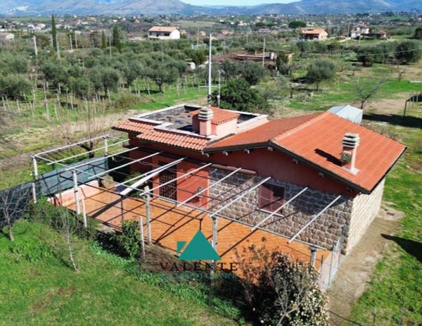 casa indipendente in vendita a Zagarolo