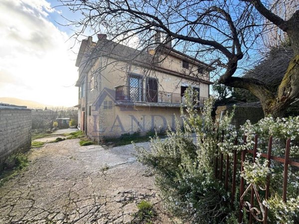 casa indipendente in vendita a Zagarolo