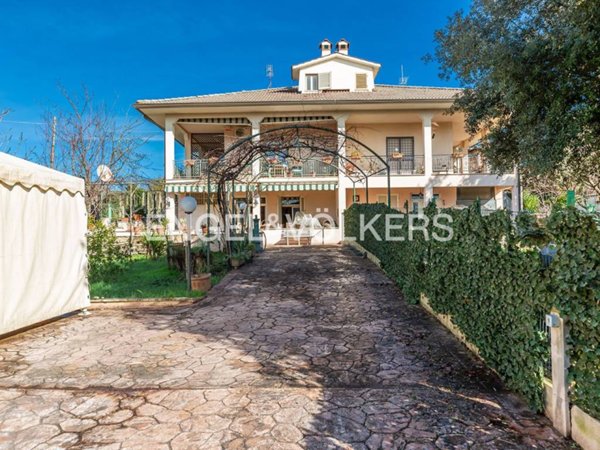 casa indipendente in vendita a Zagarolo