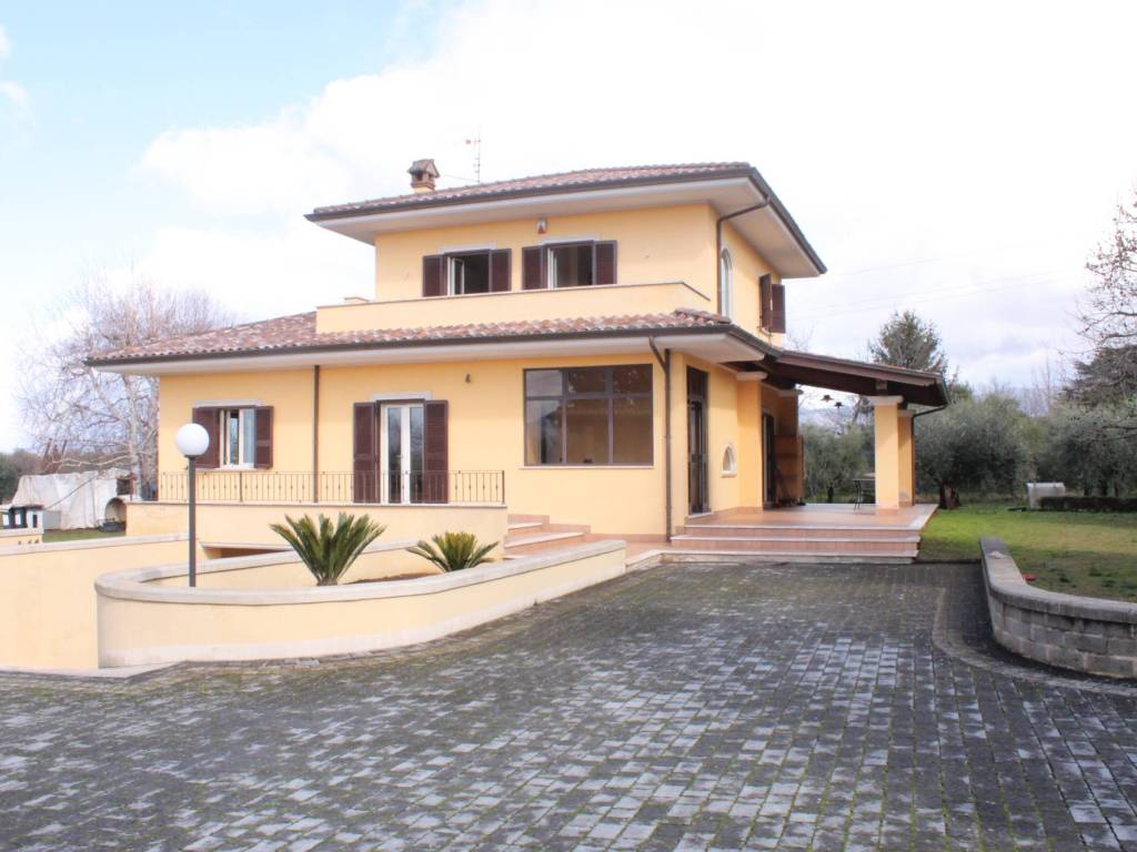 casa indipendente in vendita a Zagarolo
