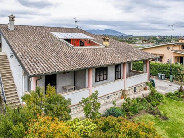 casa indipendente in vendita a Zagarolo