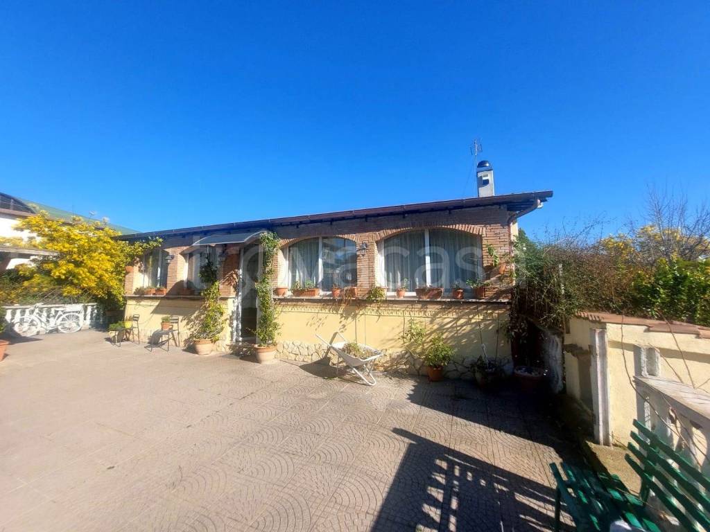 casa indipendente in vendita a Zagarolo in zona Valle Martella