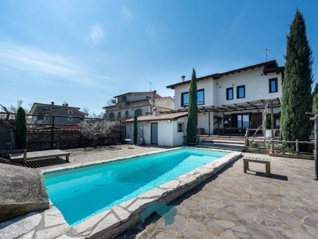 casa indipendente in vendita a Zagarolo