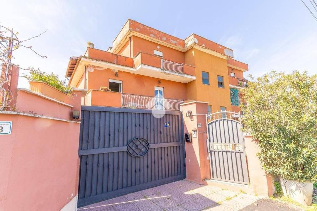 casa indipendente in vendita a Zagarolo in zona Valle Martella