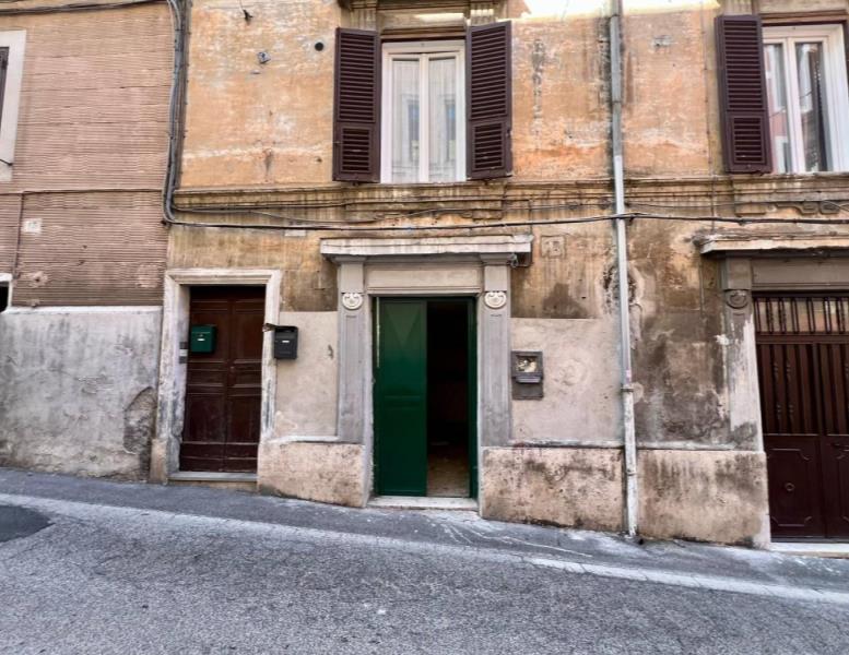 locale di sgombero in vendita a Zagarolo