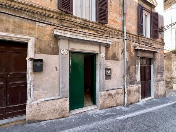 locale di sgombero in vendita a Zagarolo