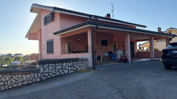 casa indipendente in vendita a Zagarolo
