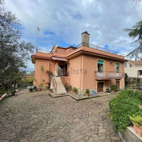 casa indipendente in vendita a Zagarolo