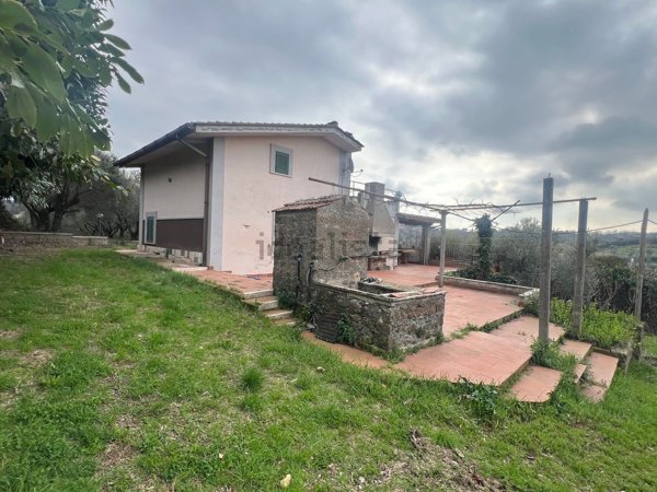 casa indipendente in vendita a Zagarolo