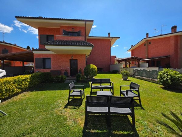 casa indipendente in vendita a Zagarolo