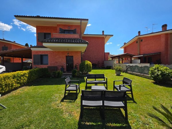 casa indipendente in vendita a Zagarolo