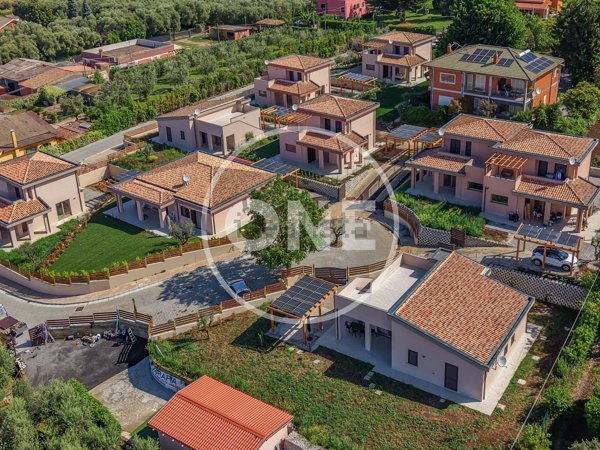 casa indipendente in vendita a Zagarolo