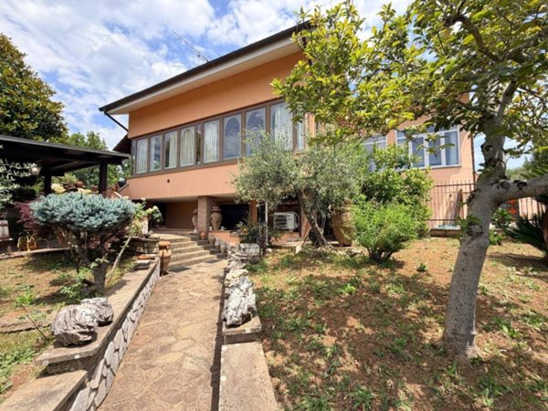 casa indipendente in vendita a Zagarolo