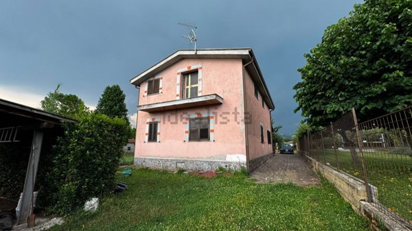 casa indipendente in vendita a Zagarolo