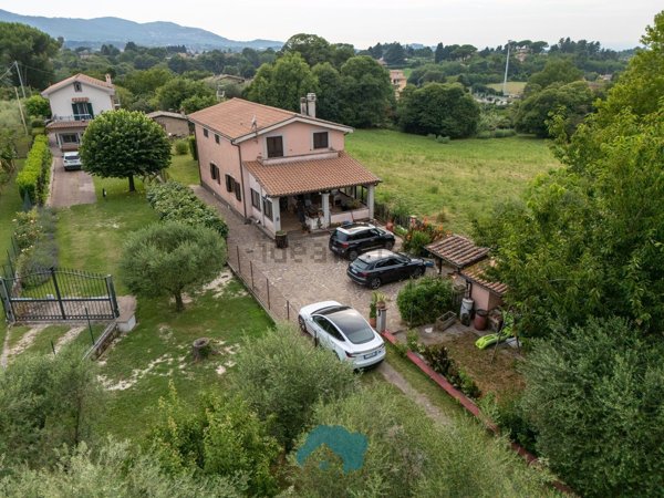 casa indipendente in vendita a Zagarolo
