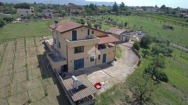 casa indipendente in vendita a Zagarolo