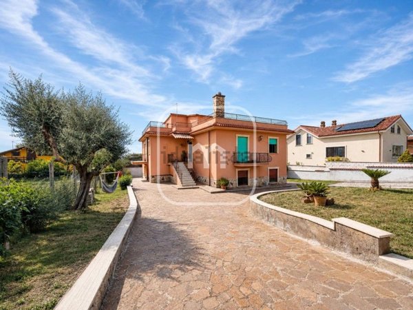 casa indipendente in vendita a Zagarolo in zona Valle Martella