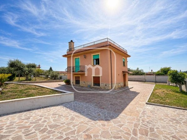 casa indipendente in vendita a Zagarolo in zona Valle Martella