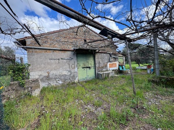 casale in vendita a Zagarolo