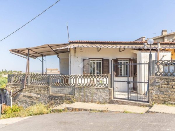 casa indipendente in vendita a Zagarolo in zona Valle Martella