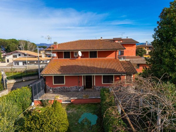 casa indipendente in vendita a Zagarolo
