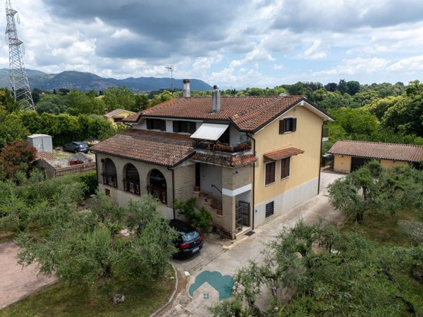 casa indipendente in vendita a Zagarolo