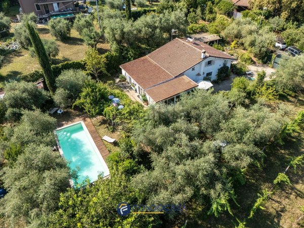 casa indipendente in vendita a Zagarolo