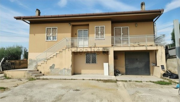 casa indipendente in vendita a Zagarolo