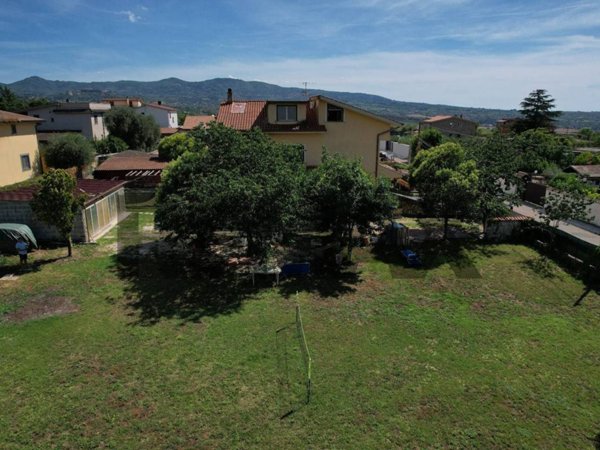 casa indipendente in vendita a Zagarolo in zona Valle Martella