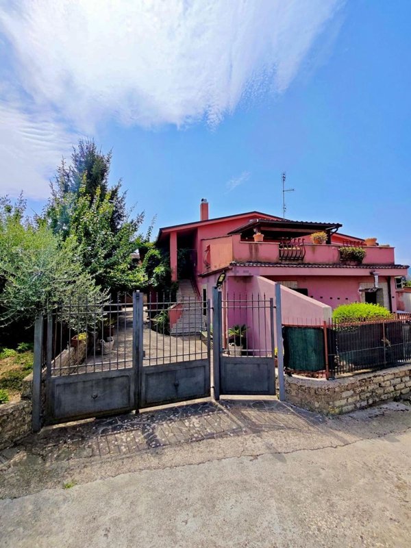 casa indipendente in vendita a Zagarolo