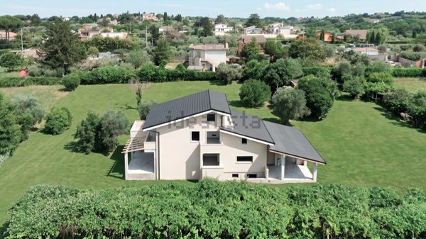 casa indipendente in vendita a Zagarolo