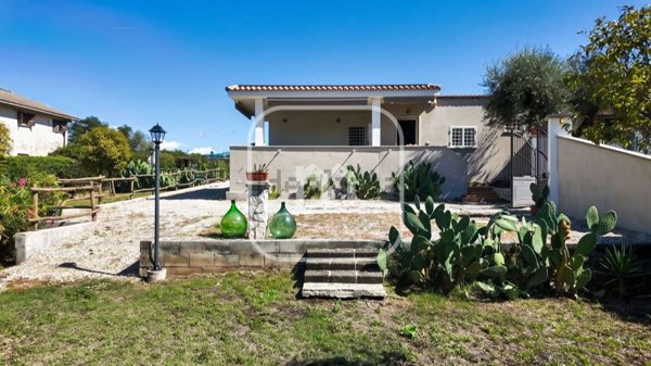 casa indipendente in vendita a Zagarolo