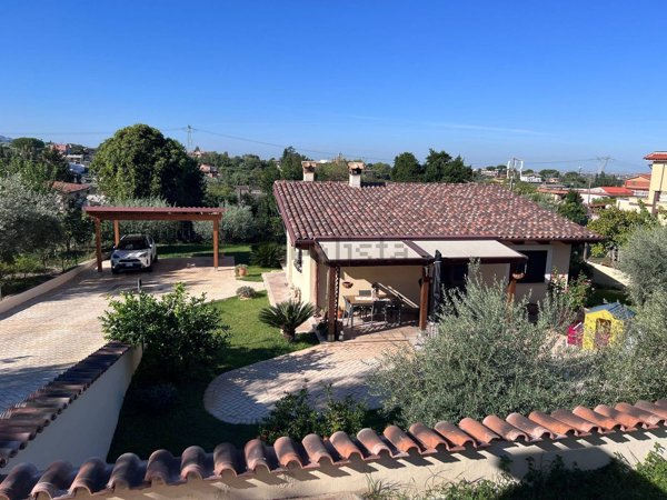 casa indipendente in vendita a Zagarolo in zona Valle Martella