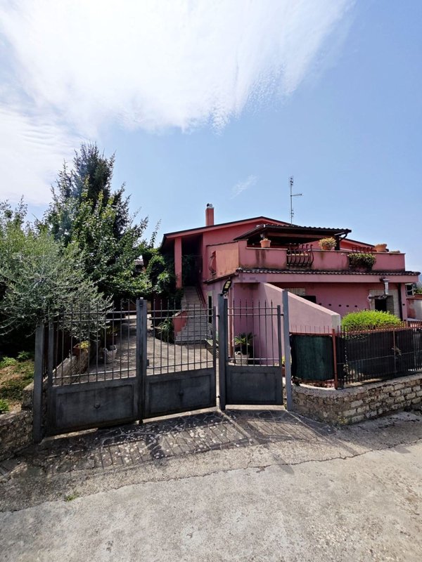 casa indipendente in vendita a Zagarolo